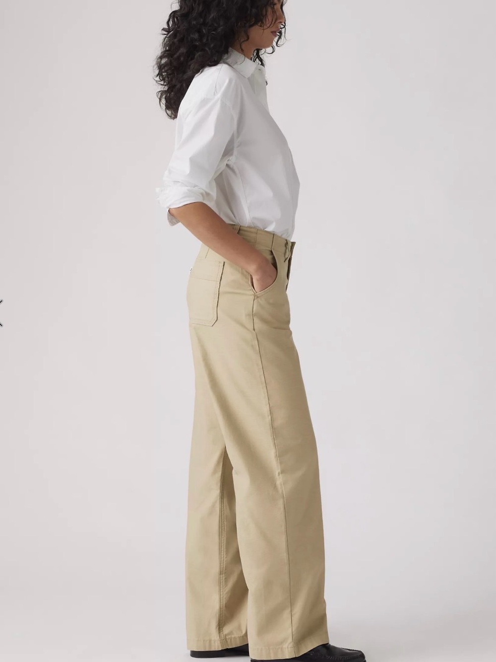 Levi's Women's 90’s Straight Leg Pants in Tan size 30